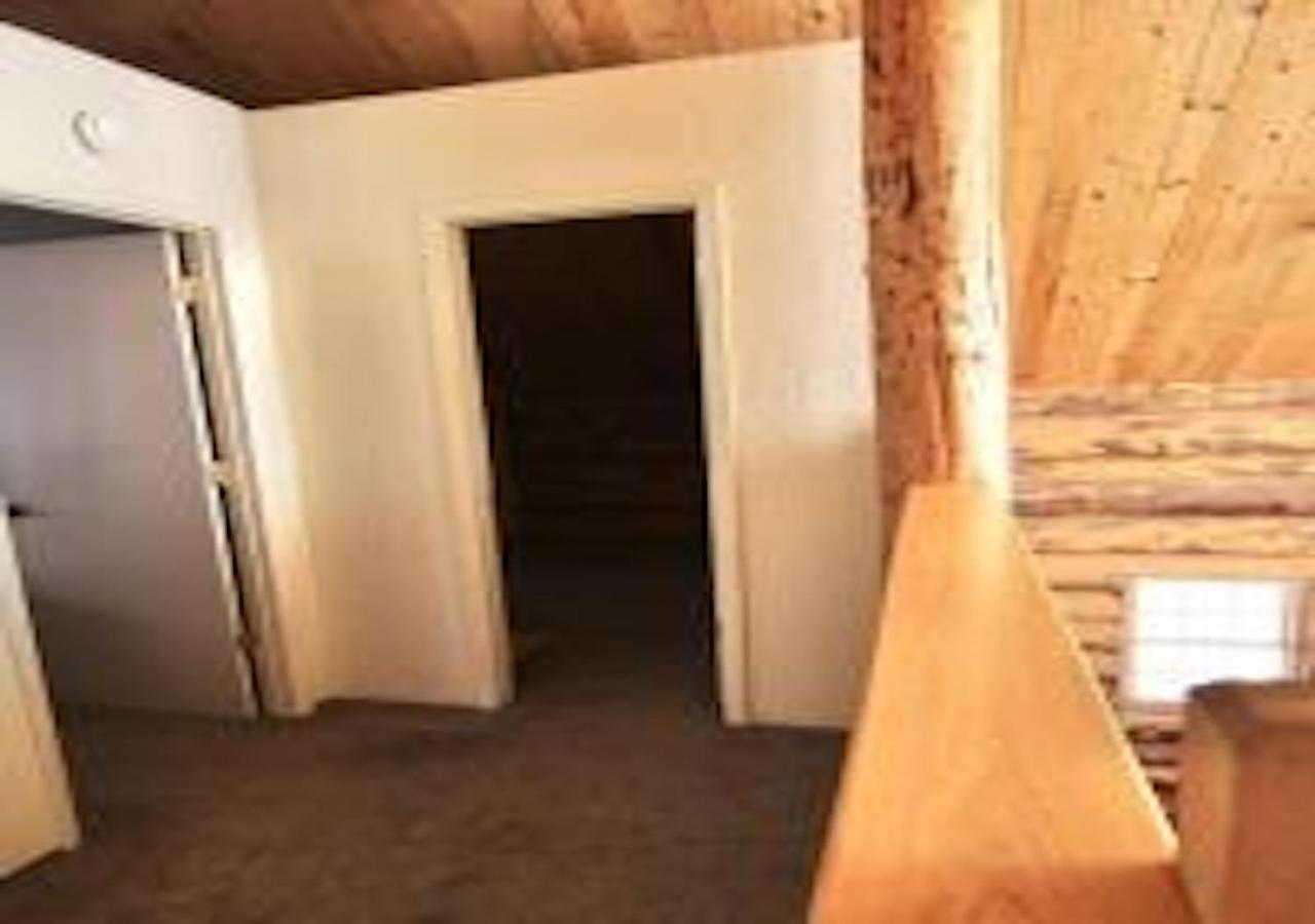 Log Haven In Blanding Villa Exterior photo