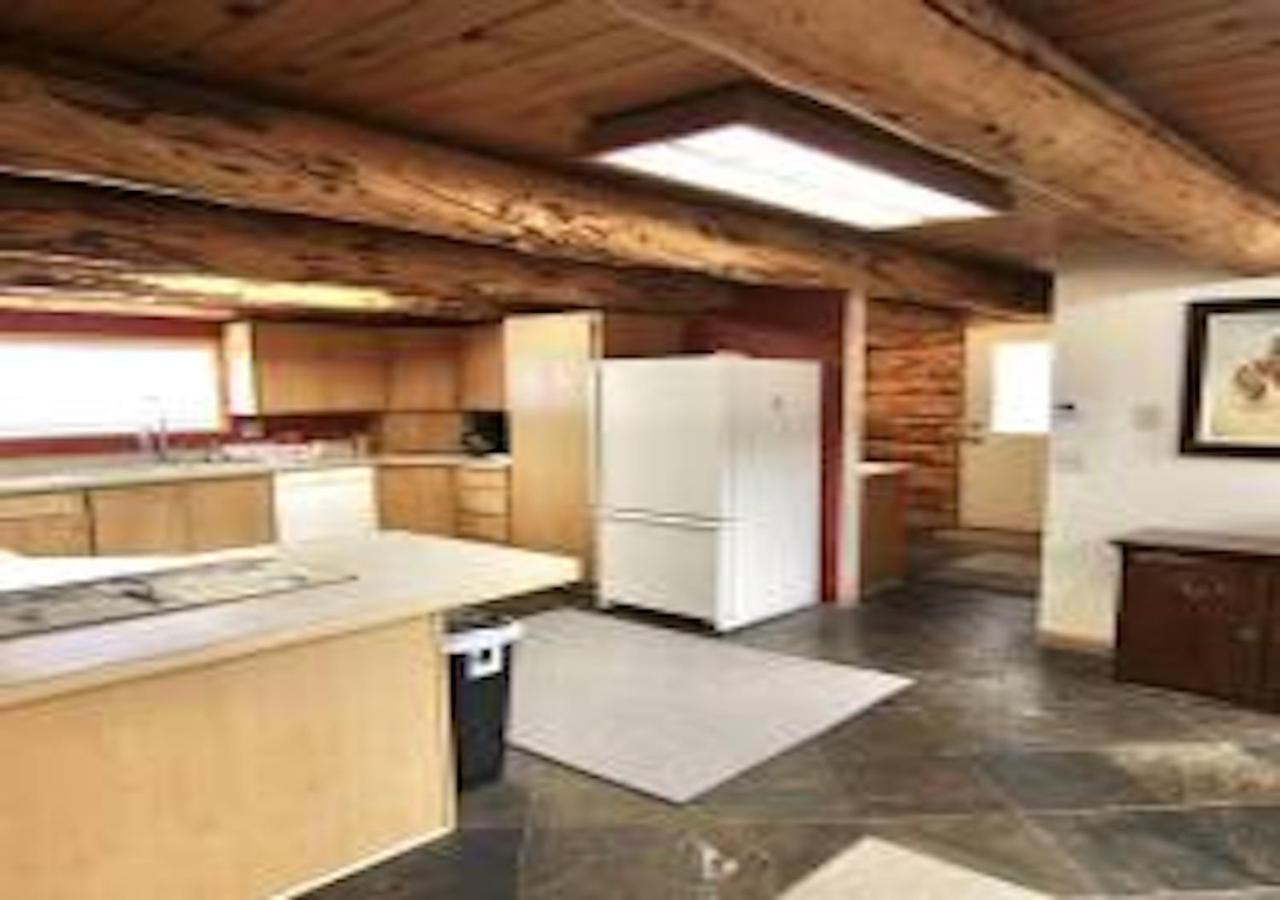 Log Haven In Blanding Villa Exterior photo