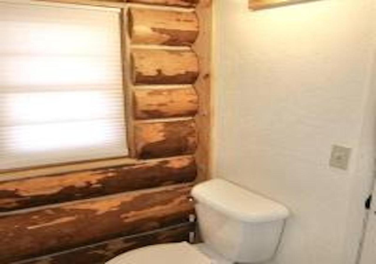 Log Haven In Blanding Villa Exterior photo