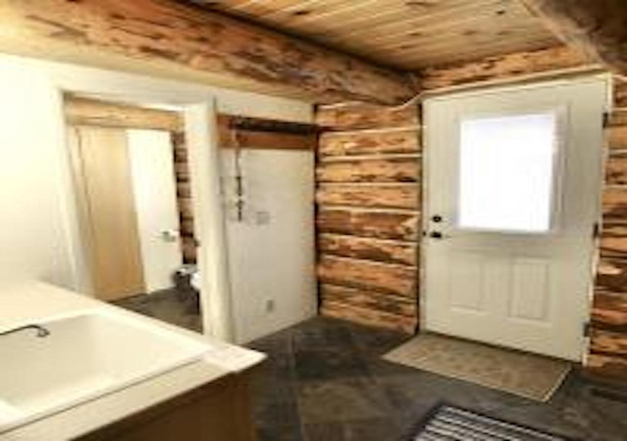 Log Haven In Blanding Villa Exterior photo