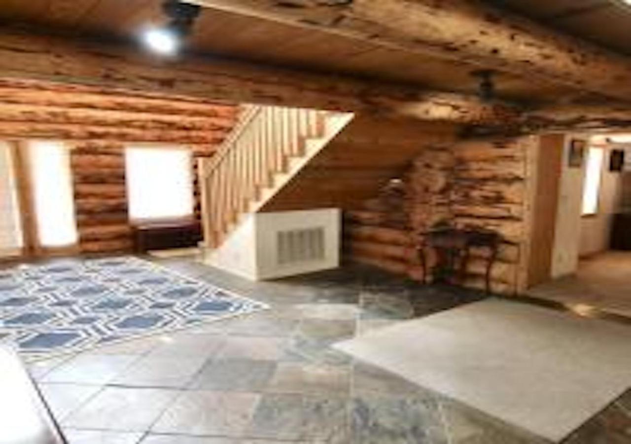 Log Haven In Blanding Villa Exterior photo