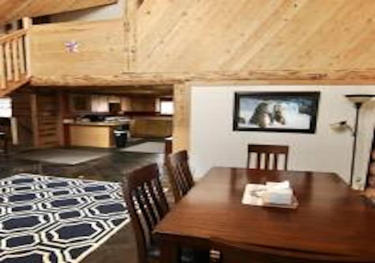 Log Haven In Blanding Villa Exterior photo