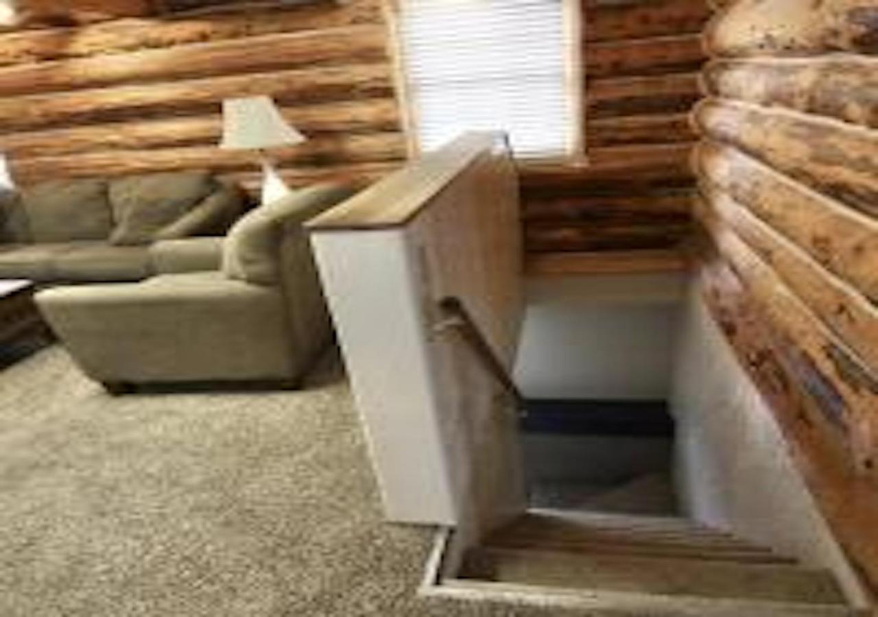 Log Haven In Blanding Villa Exterior photo