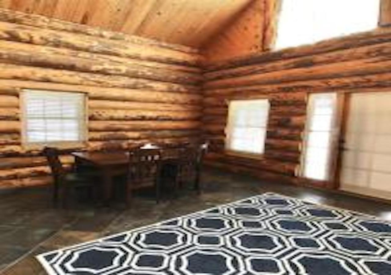 Log Haven In Blanding Villa Exterior photo