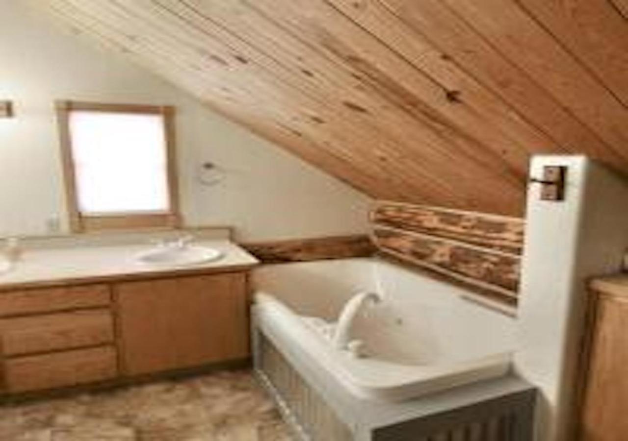 Log Haven In Blanding Villa Exterior photo
