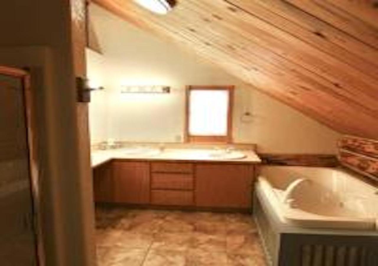 Log Haven In Blanding Villa Exterior photo