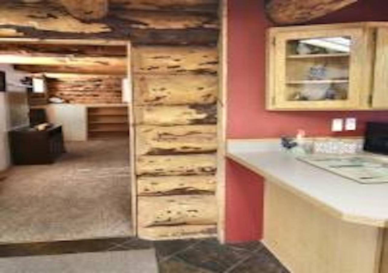 Log Haven In Blanding Villa Exterior photo